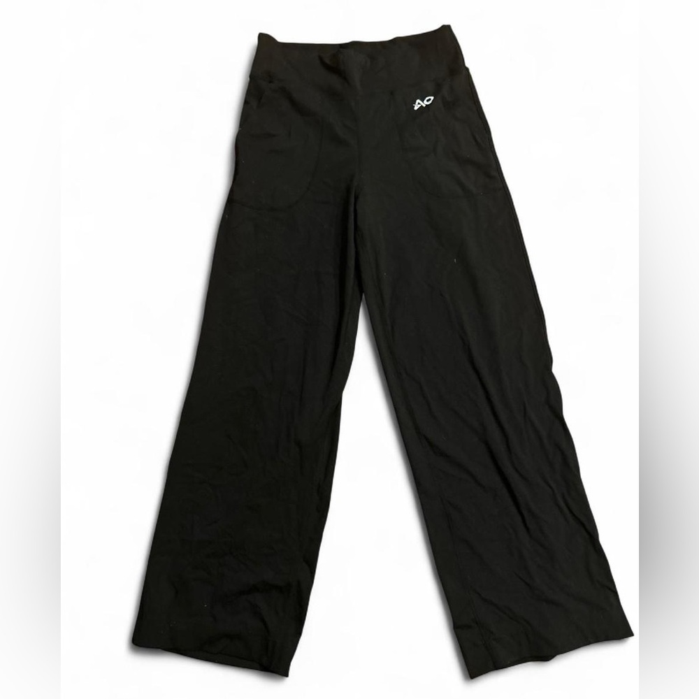 Black Wide-Leg Capris
